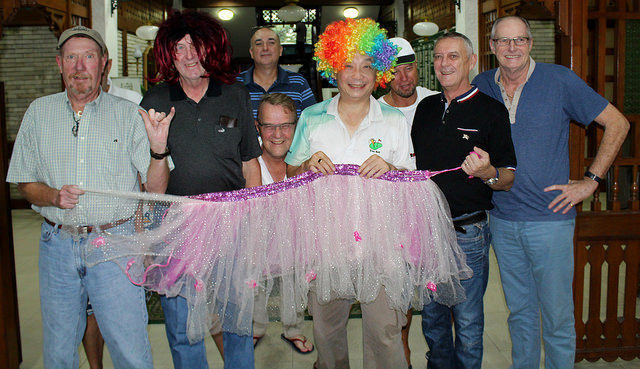 30414573702_a6236ed19c_z